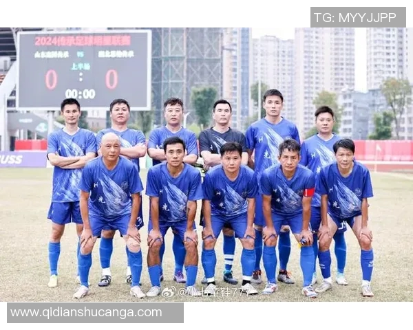 屡创佳绩的足球明星背后的奋斗故事与荣耀时刻